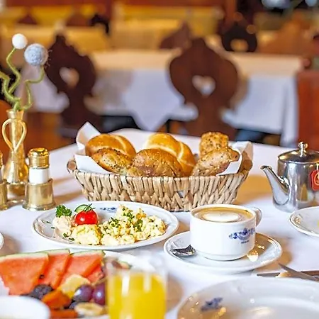 Hotel Lebzelter 3*