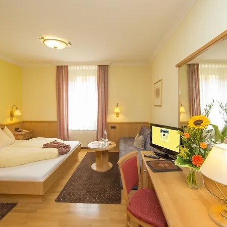 莱本采尔特酒店 滨湖采尔