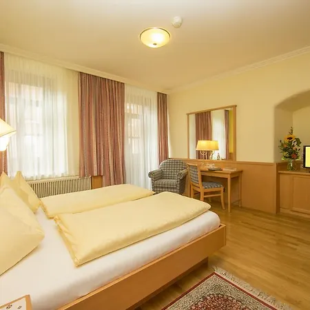 Отель Lebzelter 3*