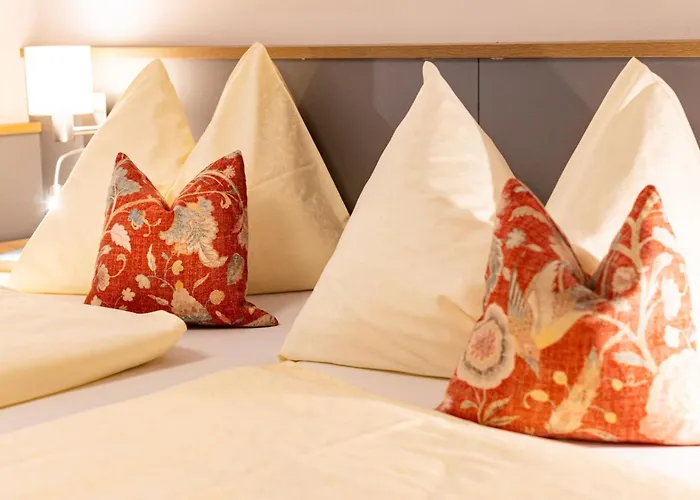 莱本采尔特酒店 3*