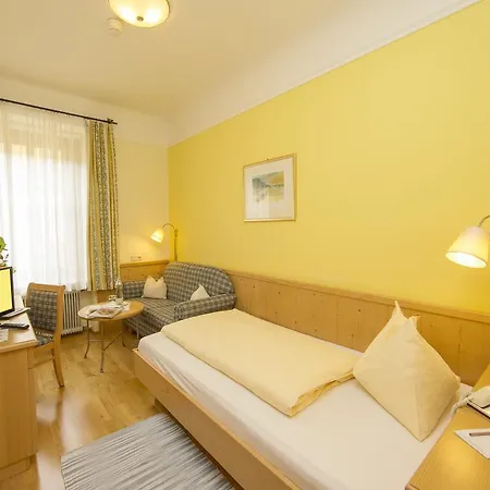 Lebzelter Hotel 3*